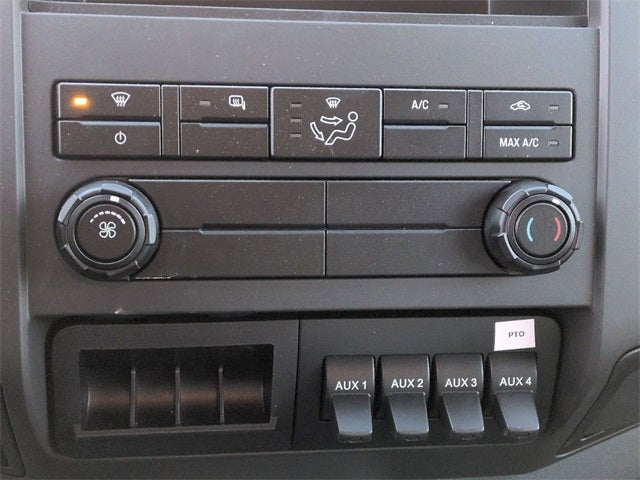 2025 Ford F-750SD Base XL