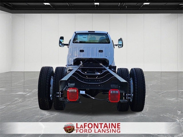 2025 Ford F-750SD Base XL