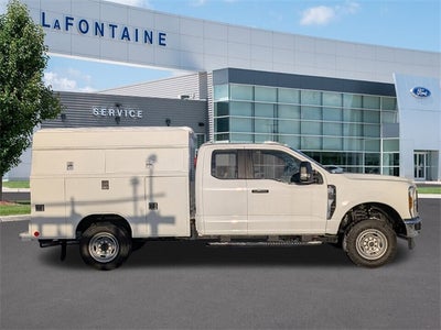 2025 Ford F-250SD XL 8' READING ENCLOSED SERVICE BODY