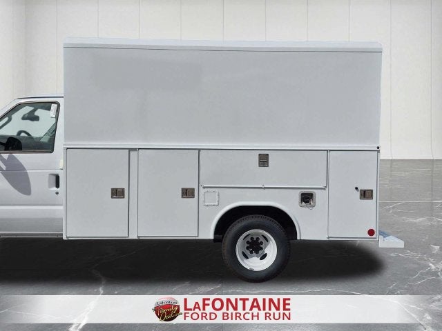 2027 Ford E-350SD Base Cutaway