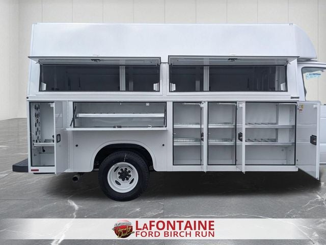 2027 Ford E-450SD KUV