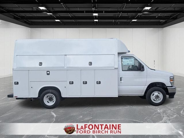 2027 Ford E-450SD KUV