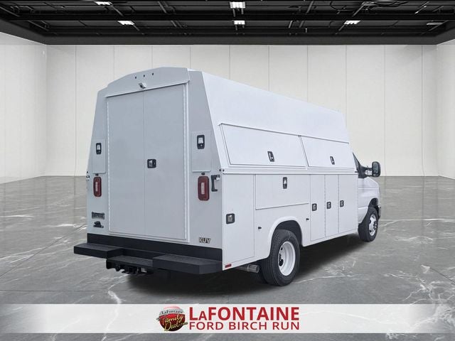 2027 Ford E-450SD KUV