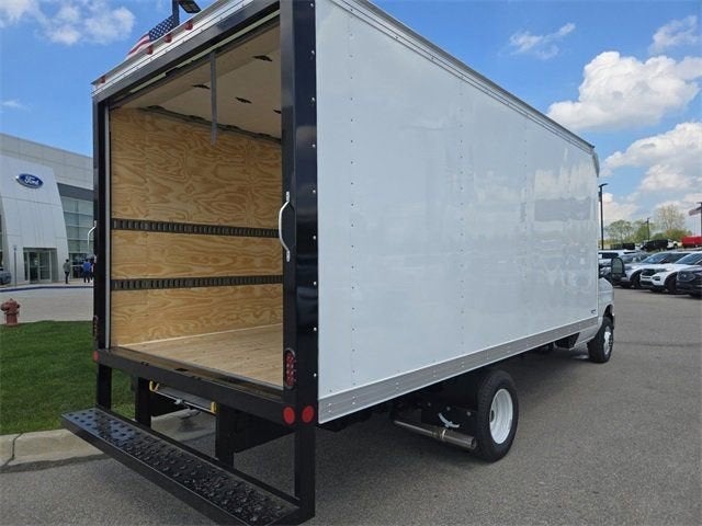 2026 Ford E-450SD Base