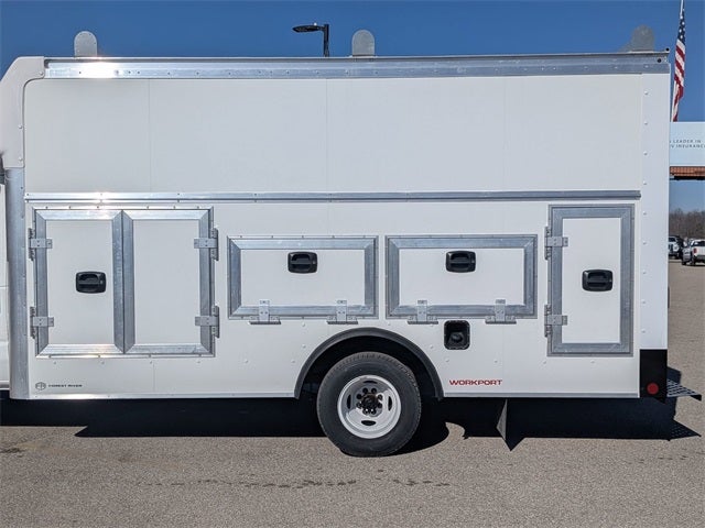 2026 Ford E-450SD Base