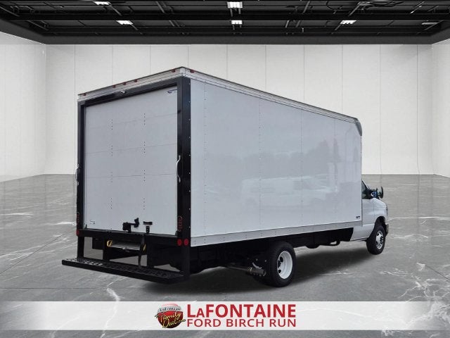 2027 Ford E-450SD Base