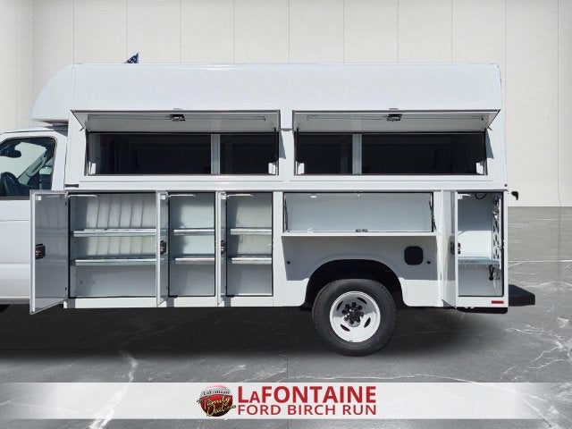 2027 Ford E-450SD Base