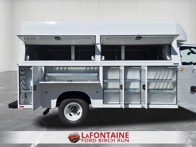 2027 Ford E-450SD Base