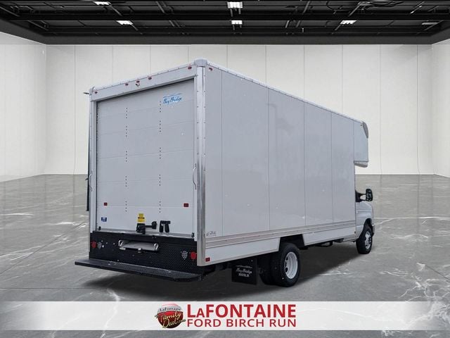 2027 Ford E-450SD Base