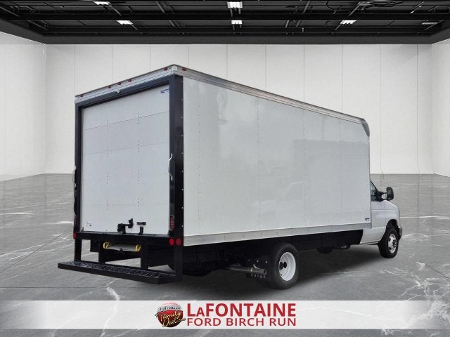 2027 Ford E-450SD Base