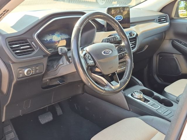 2022 Ford Escape Hybrid Titanium