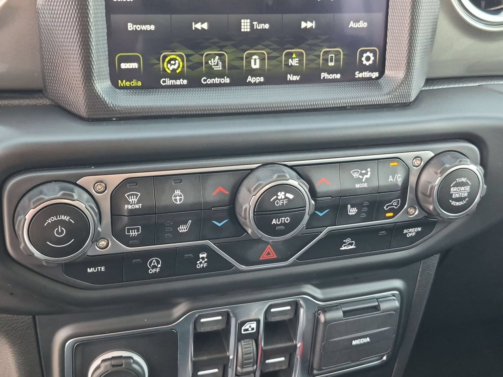 2023 Jeep Wrangler Sahara 4WD