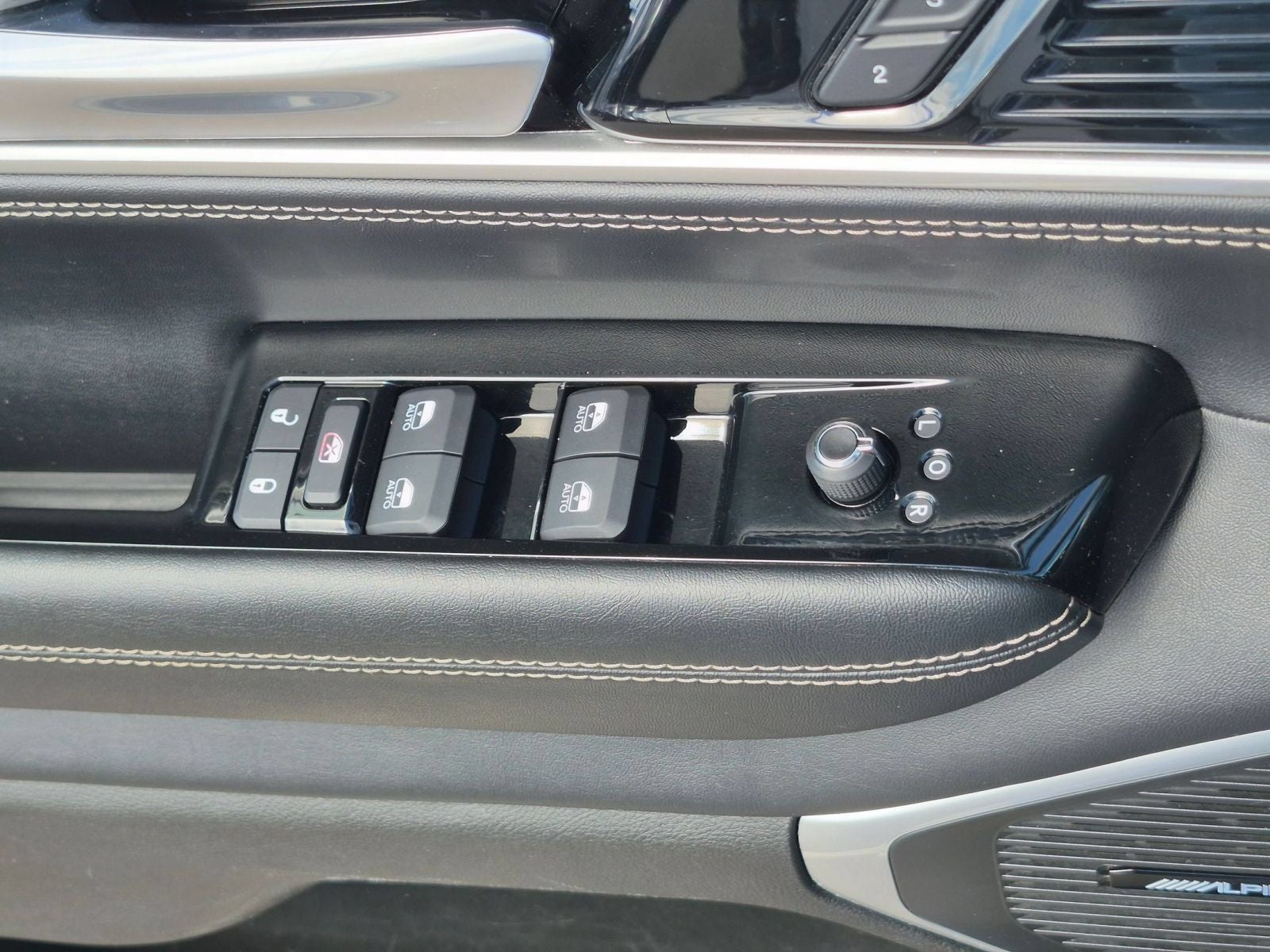 2024 Jeep Wagoneer L Series III