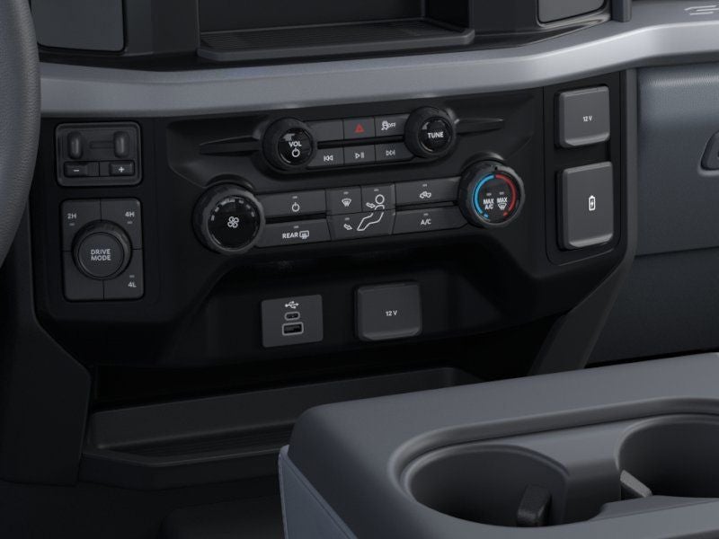 2026 Ford F-550SD Lariat In-Transit