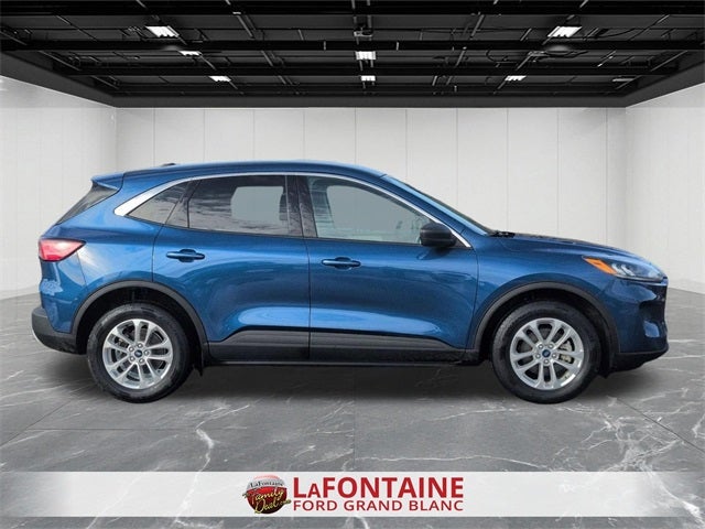 2022 Ford Escape Hybrid SE