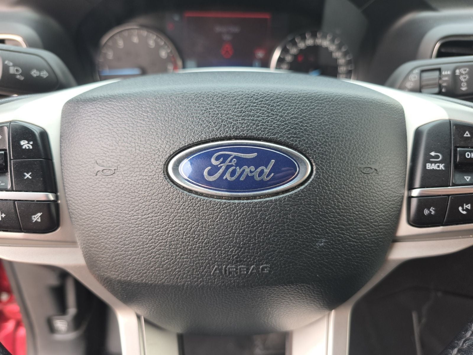 2023 Ford Explorer XLT 4X4