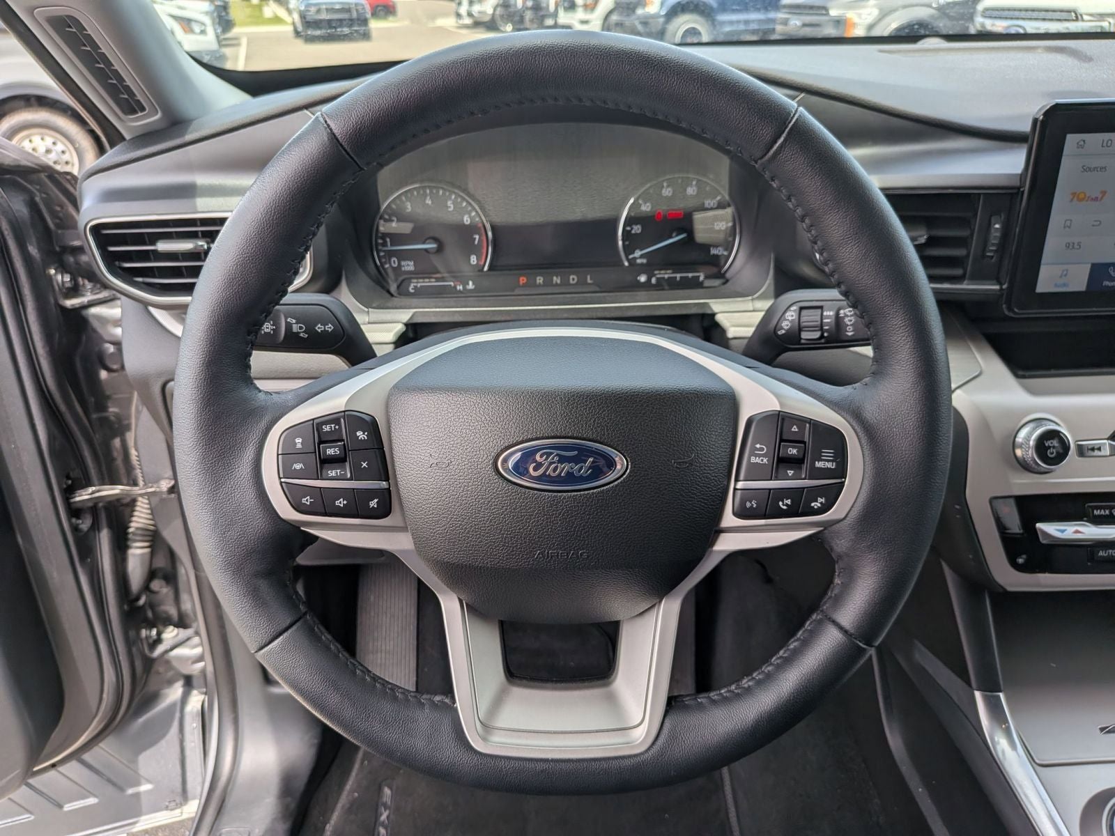 2023 Ford Explorer XLT 4WD