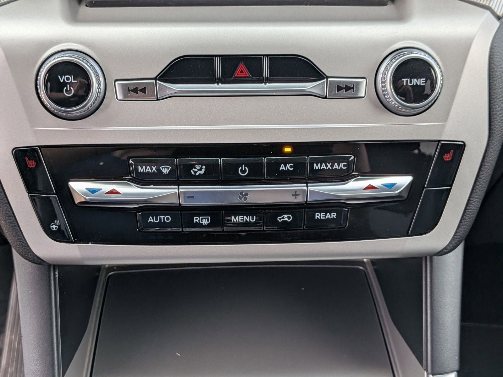 2023 Ford Explorer XLT 4WD