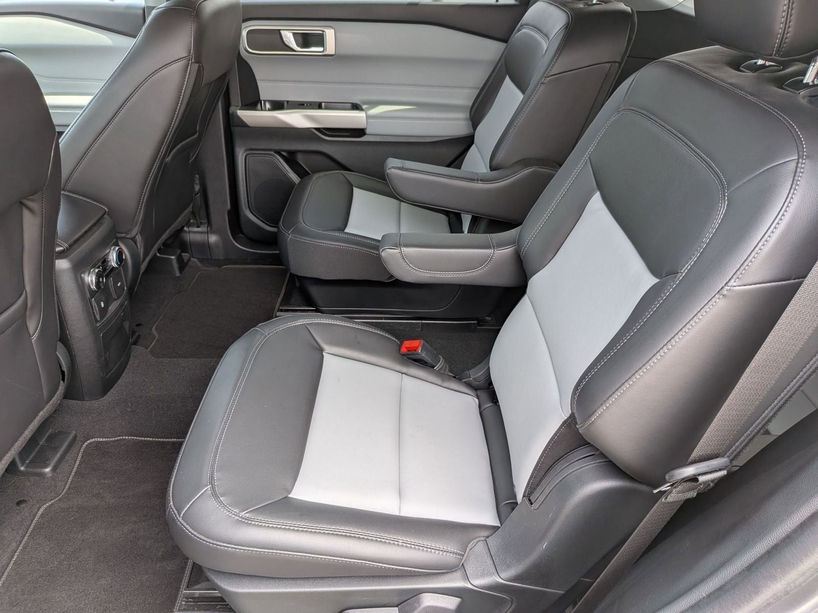 2023 Ford Explorer XLT 4WD