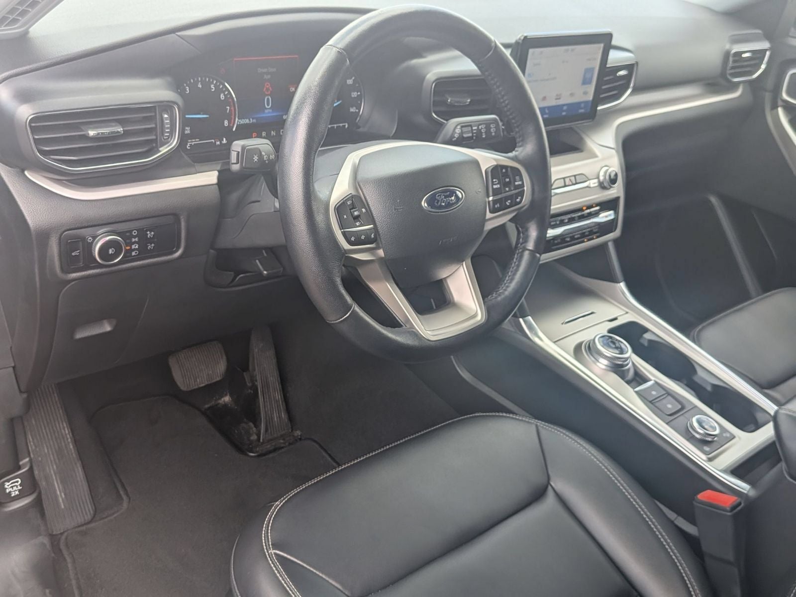 2023 Ford Explorer XLT 4X4