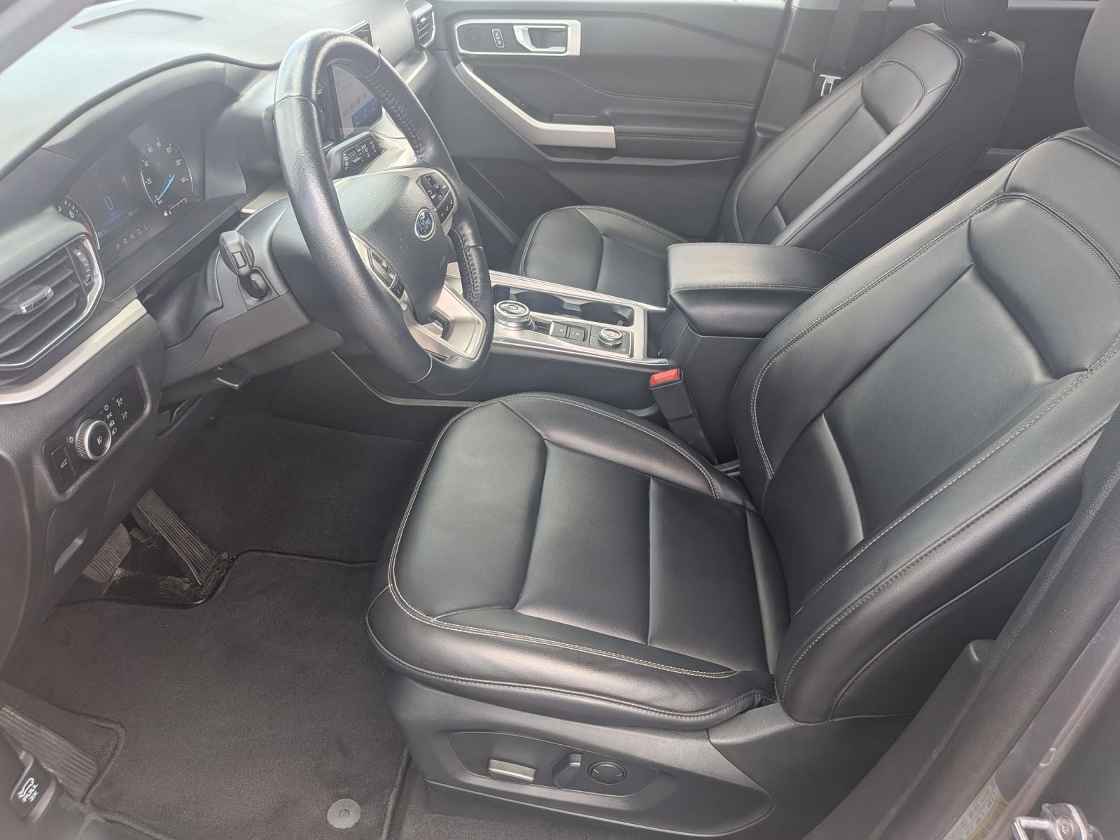 2023 Ford Explorer XLT 4X4