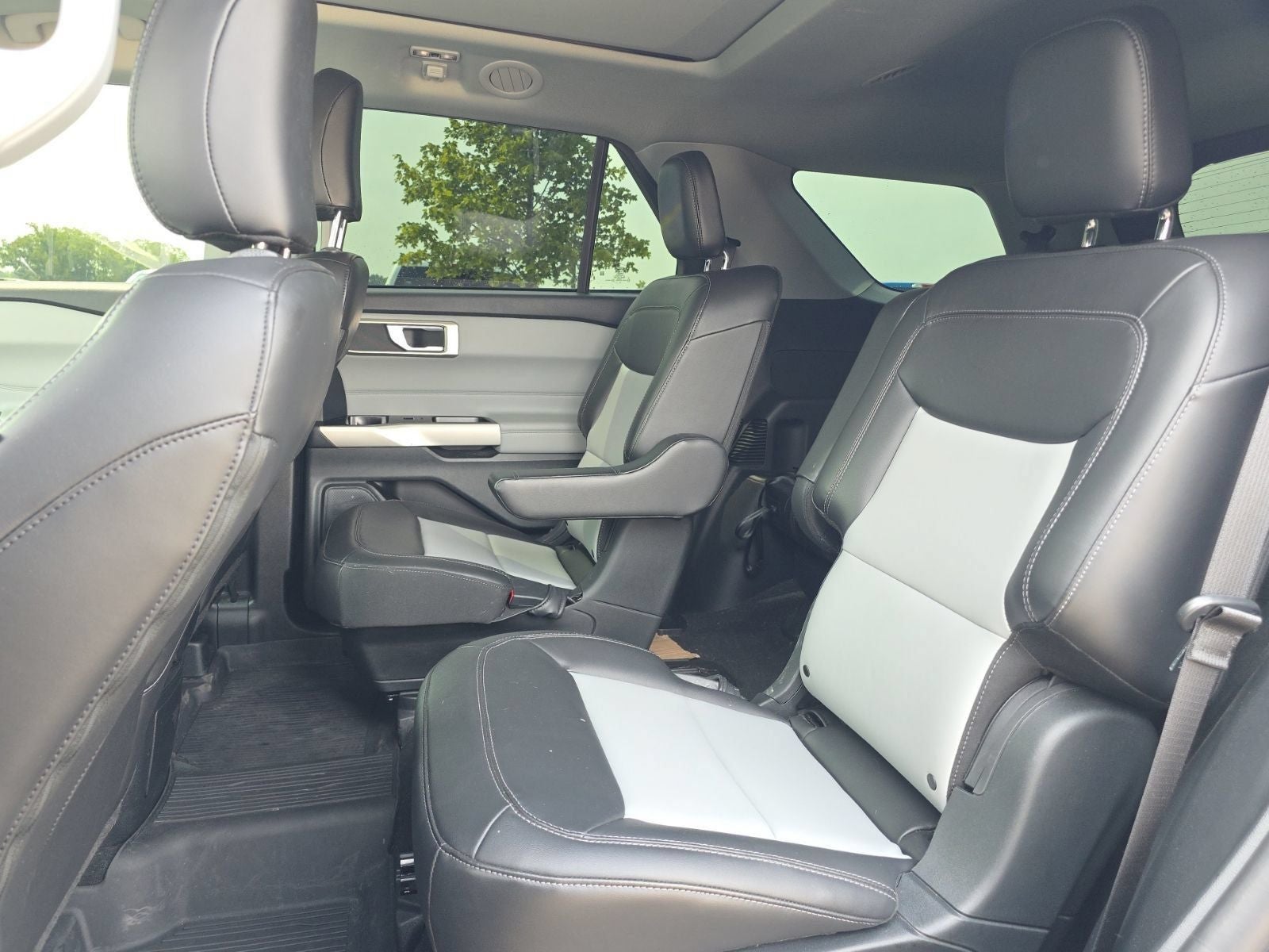 2023 Ford Explorer XLT 4WD