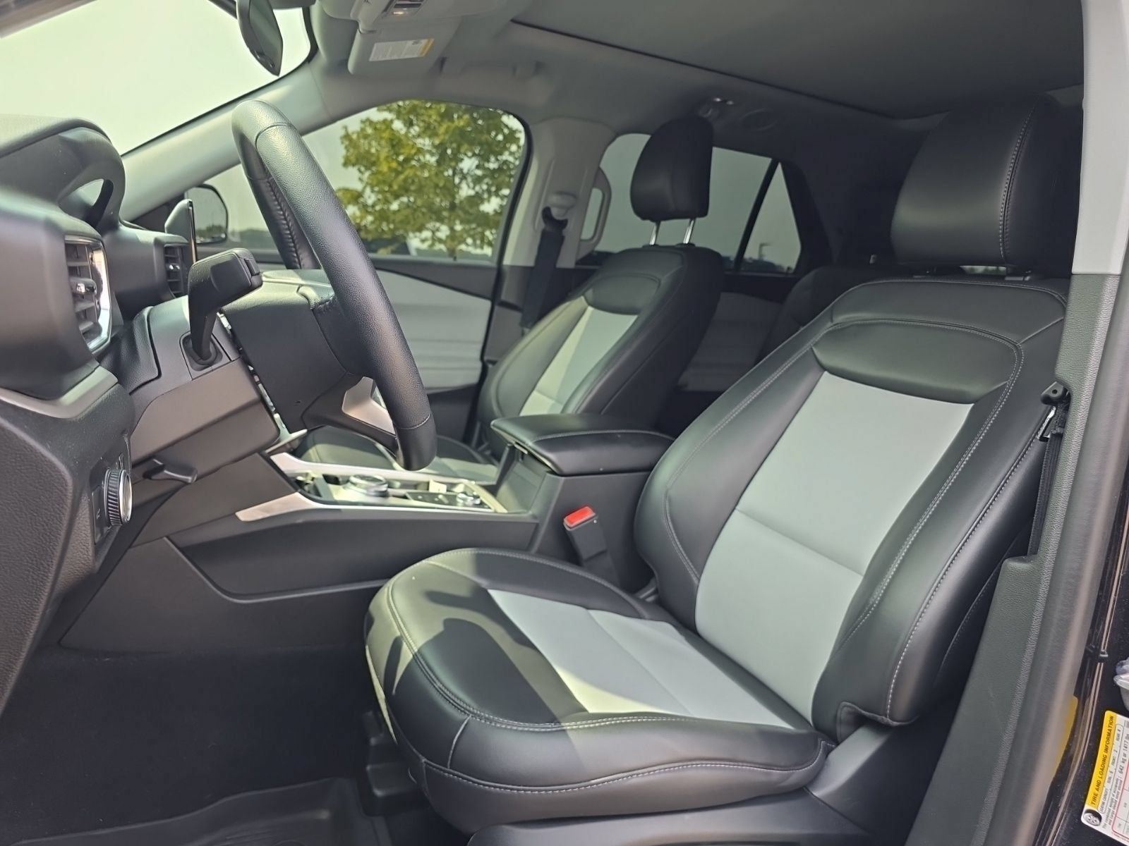 2023 Ford Explorer XLT 4WD