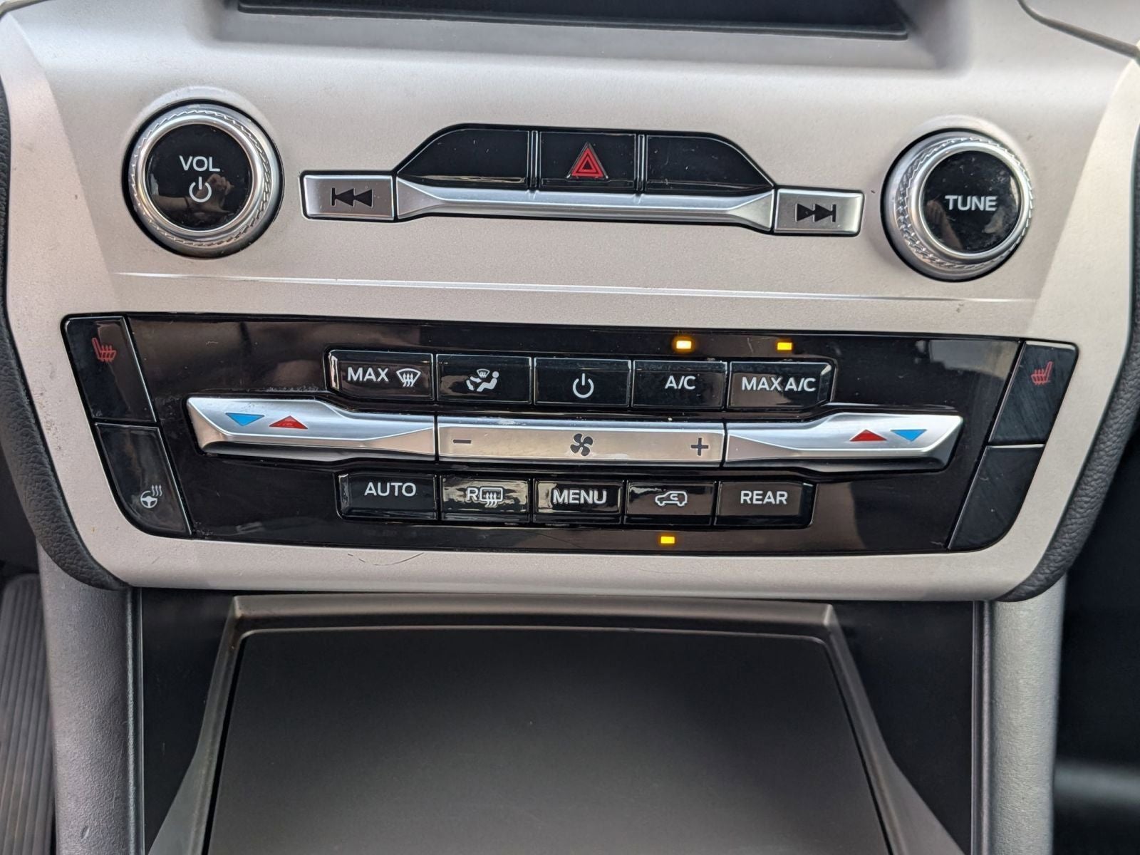2023 Ford Explorer XLT 4WD