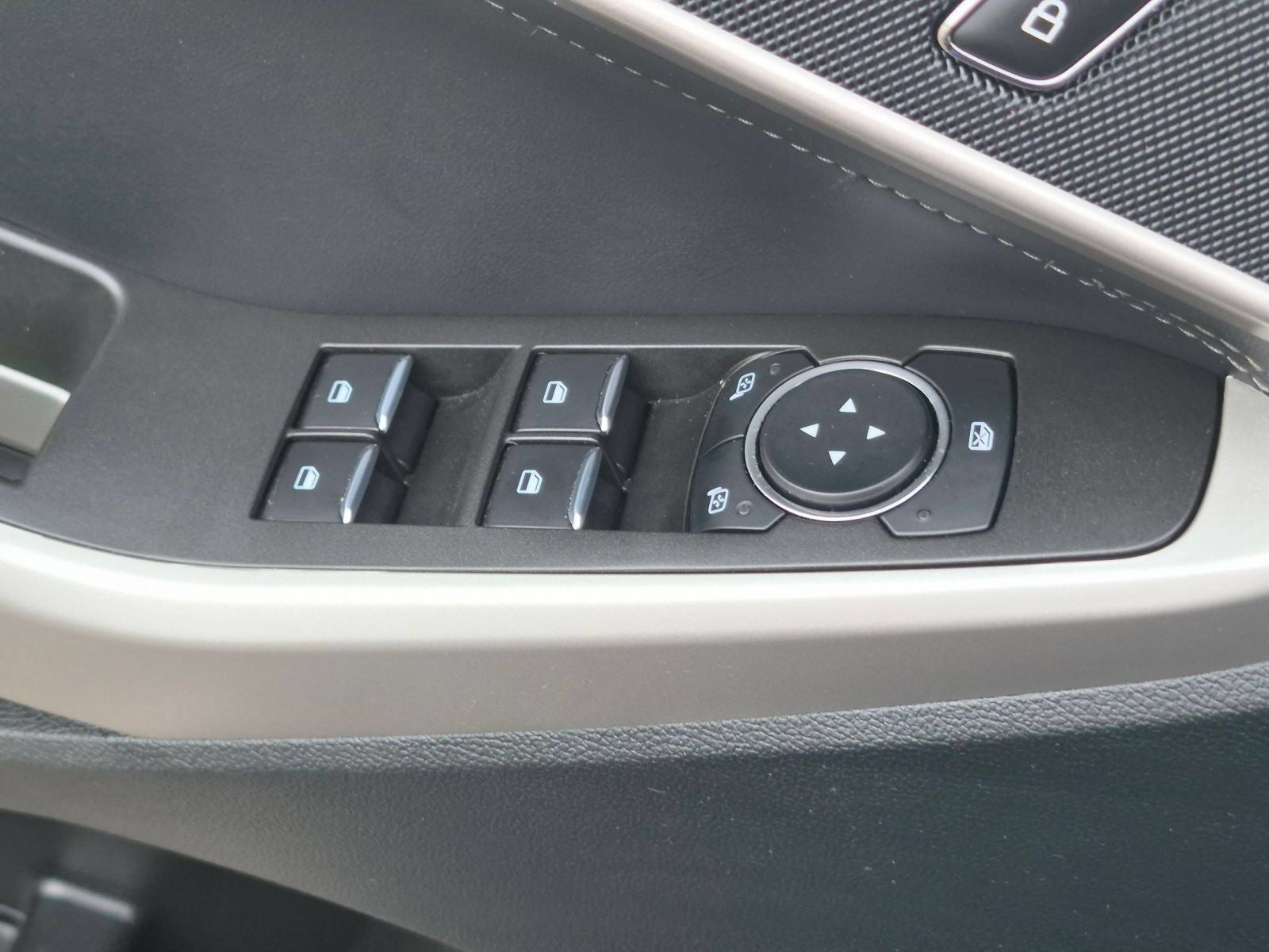 2024 Ford Explorer XLT AWD