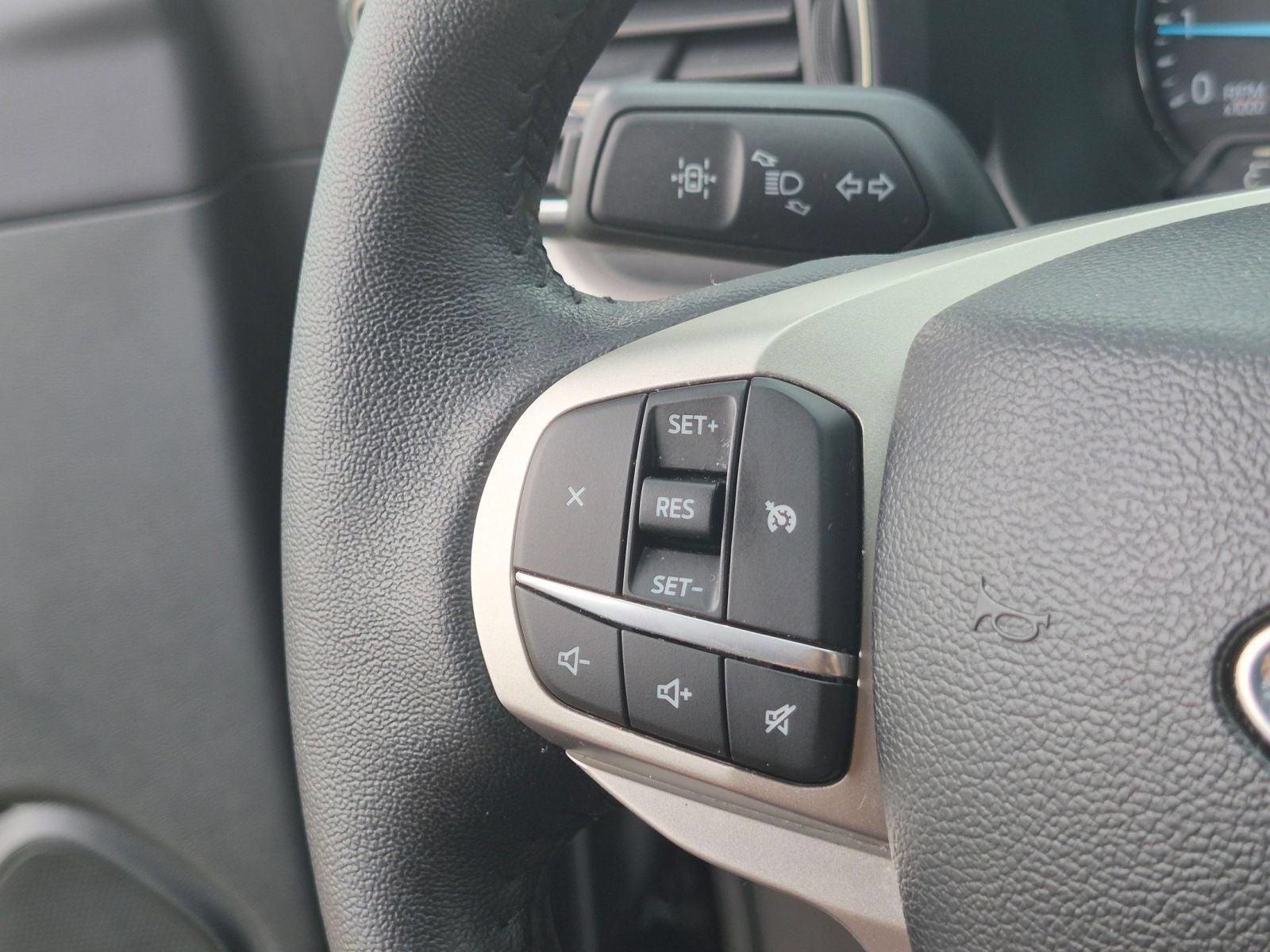2024 Ford Explorer XLT AWD