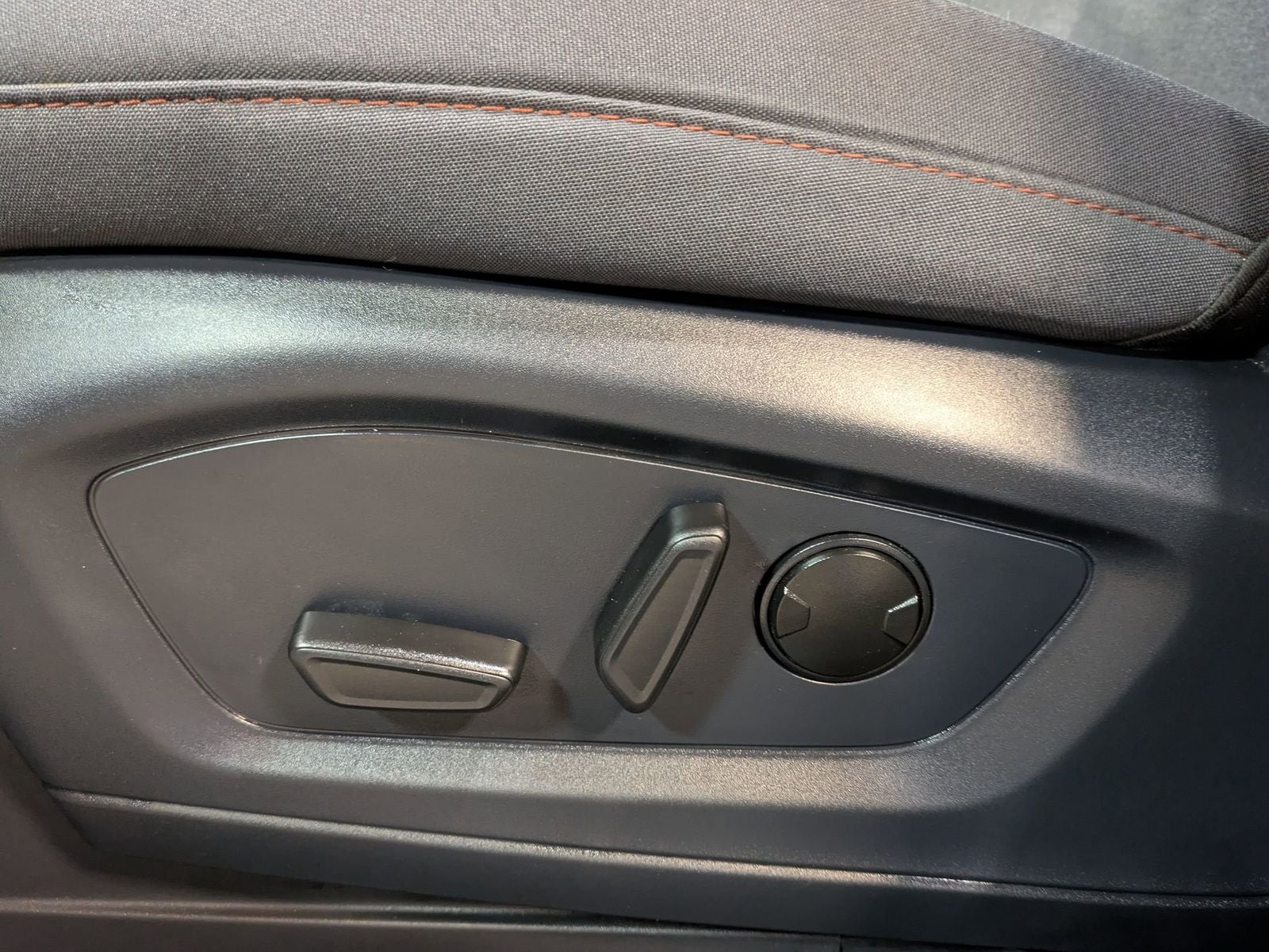 2025 Ford Explorer Active 4WD