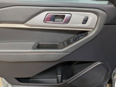 2025 Ford Explorer Active 4WD