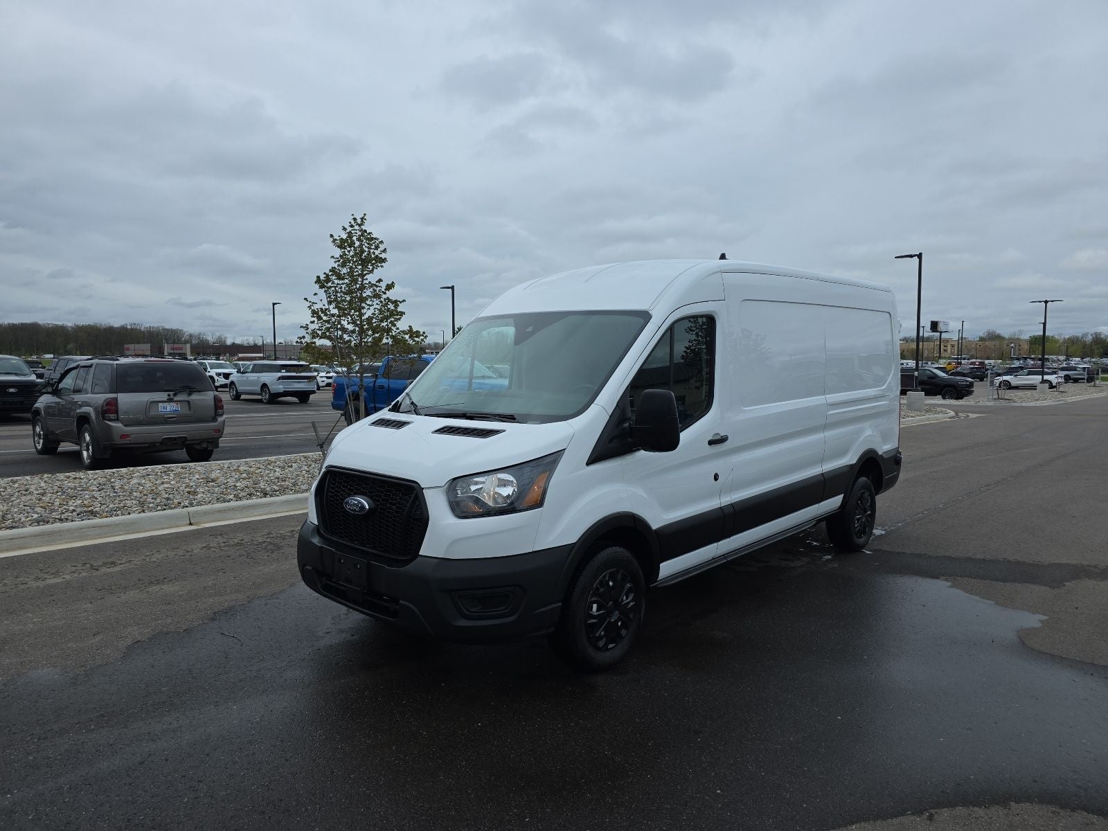 2024 Ford Transit-250 Base MEDIUM ROOF