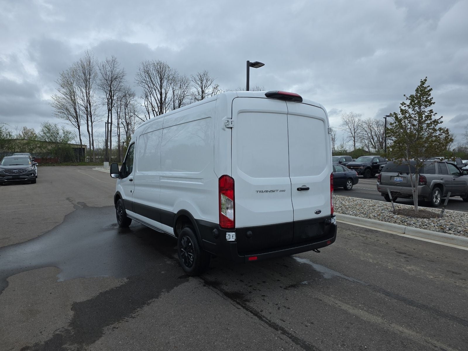 2024 Ford Transit-250 Base MEDIUM ROOF