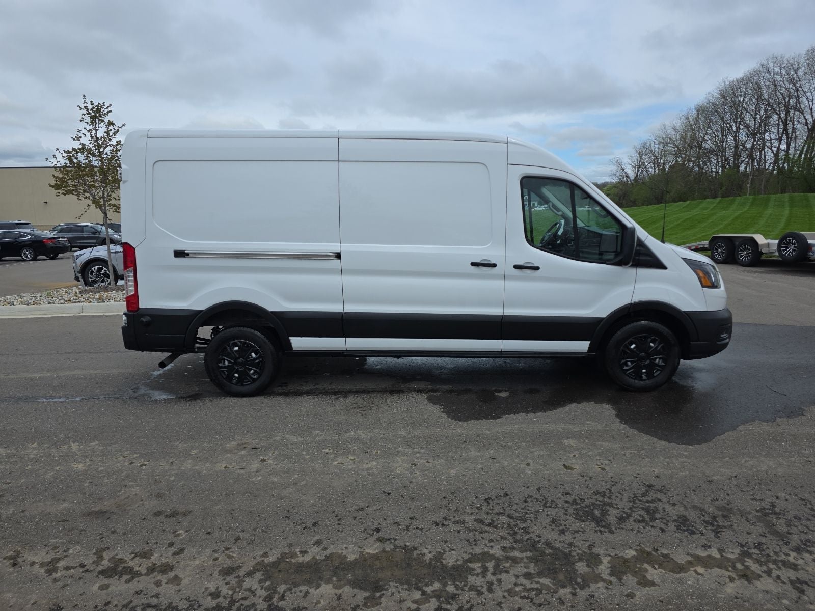 2024 Ford Transit-250 Base MEDIUM ROOF
