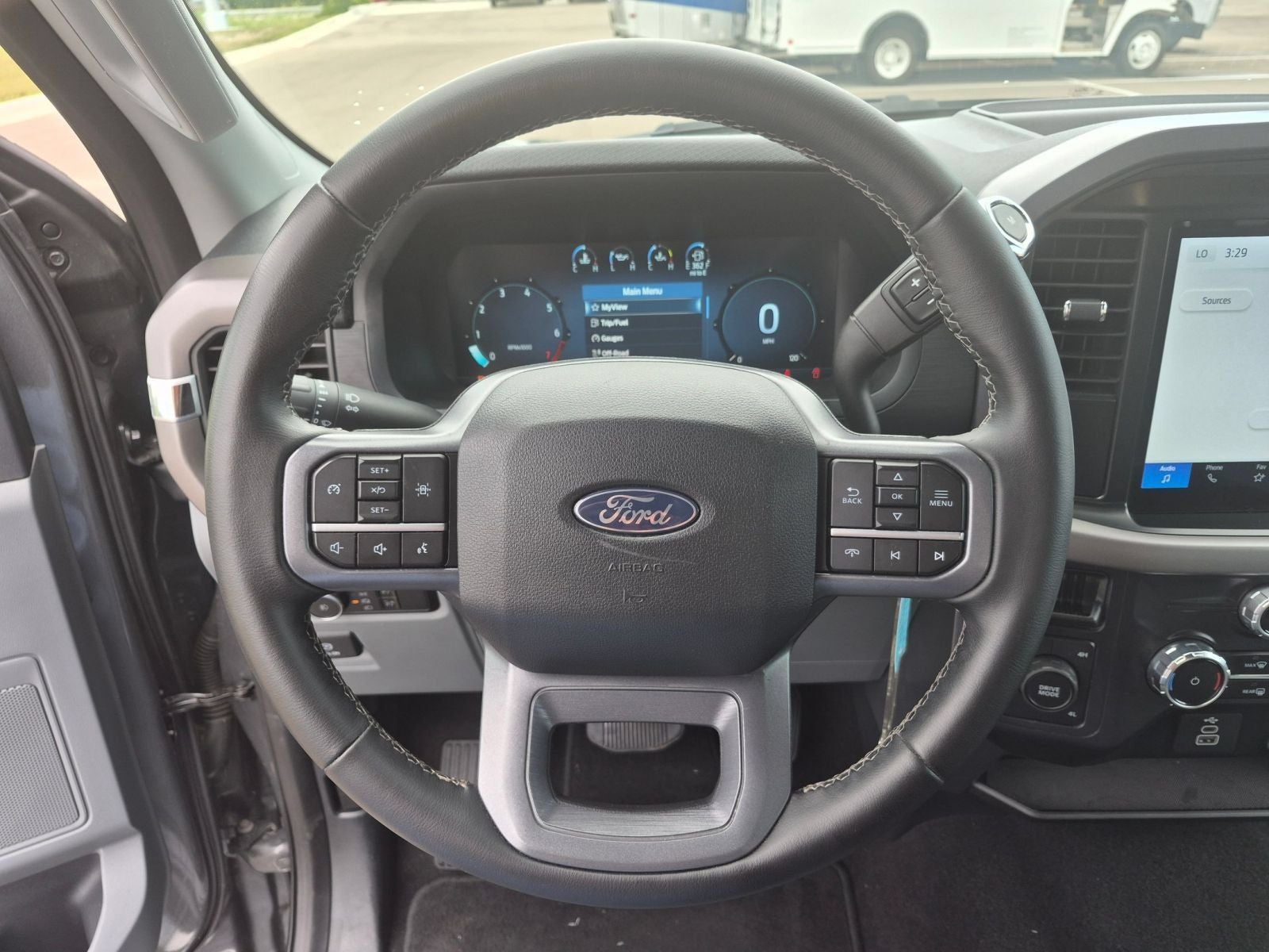 2025 Ford F-150 XLT 4X4