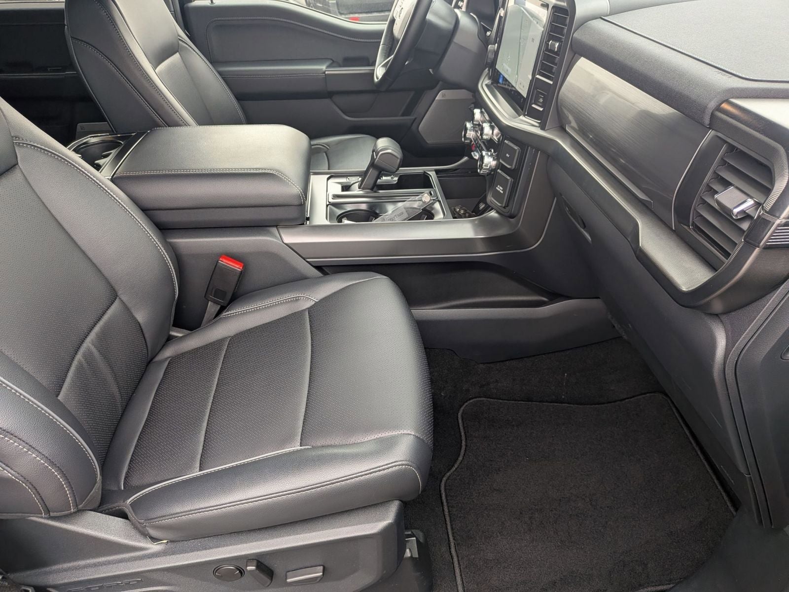 2025 Ford F-150 Lariat 4X4