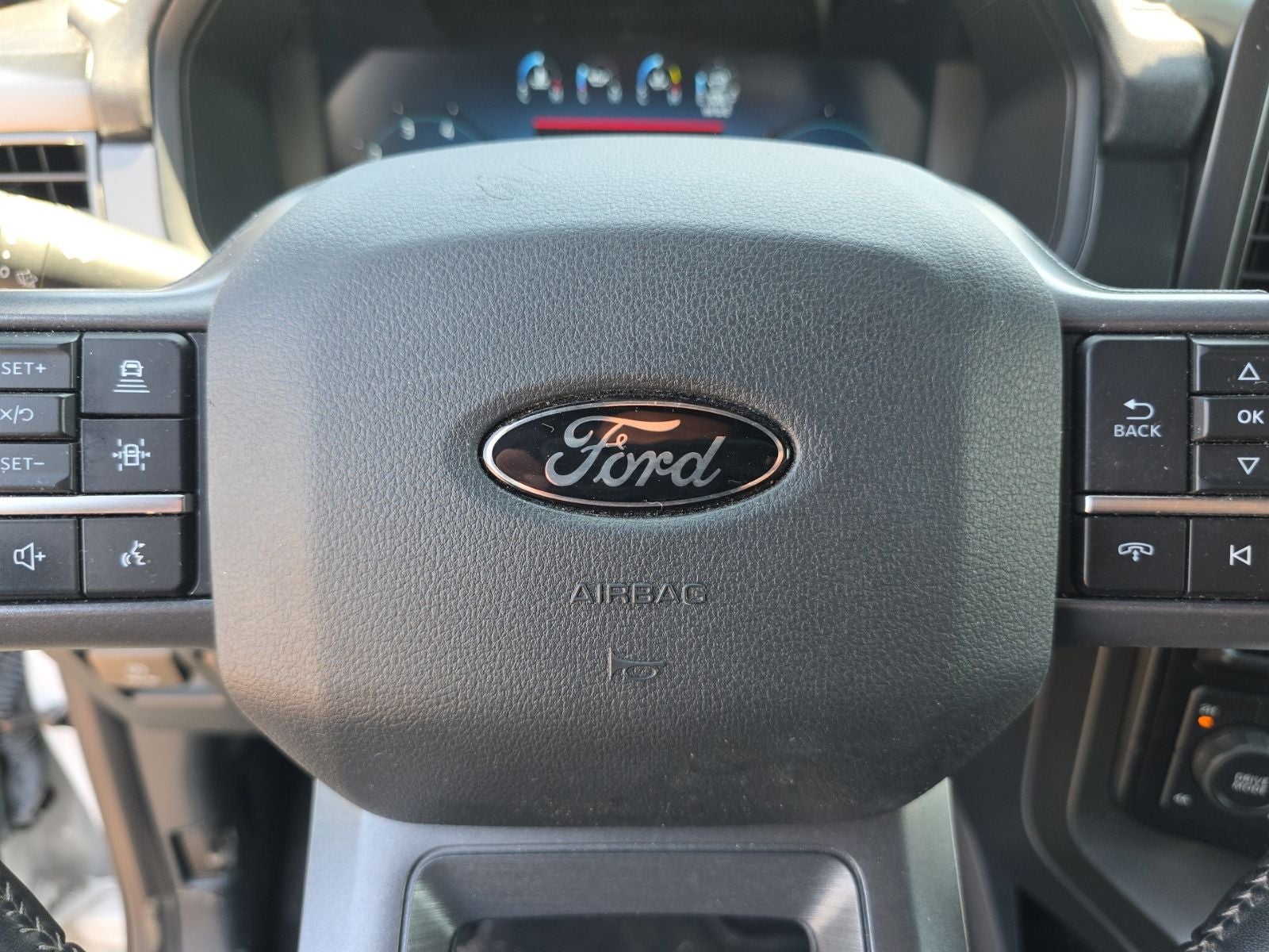 2024 Ford F-150 Lariat 4X4