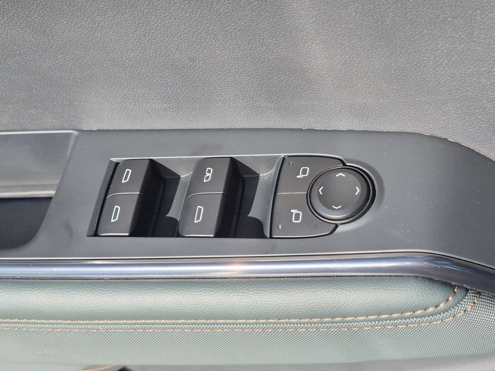 2025 GMC Acadia AT4 AWD