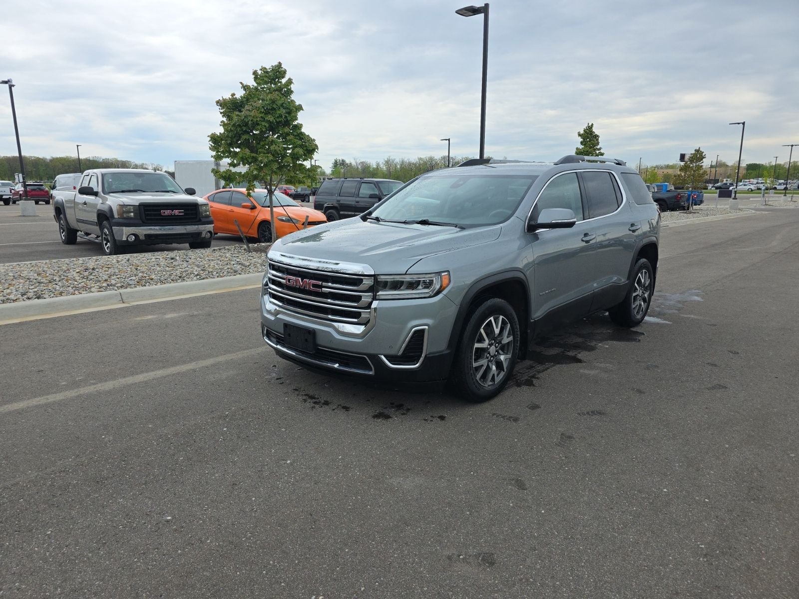 2023 GMC Acadia SLE