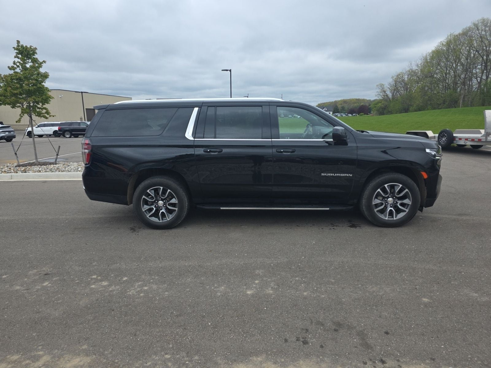 2023 Chevrolet Suburban LS