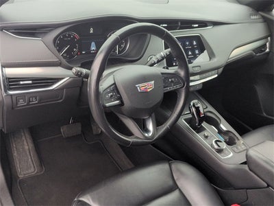 2023 Cadillac XT4 Premium Luxury