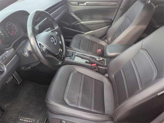 2021 Volkswagen Passat 2.0T R-Line