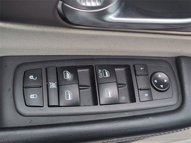 2021 Chrysler Voyager L