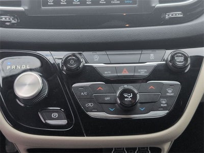 2021 Chrysler Voyager L