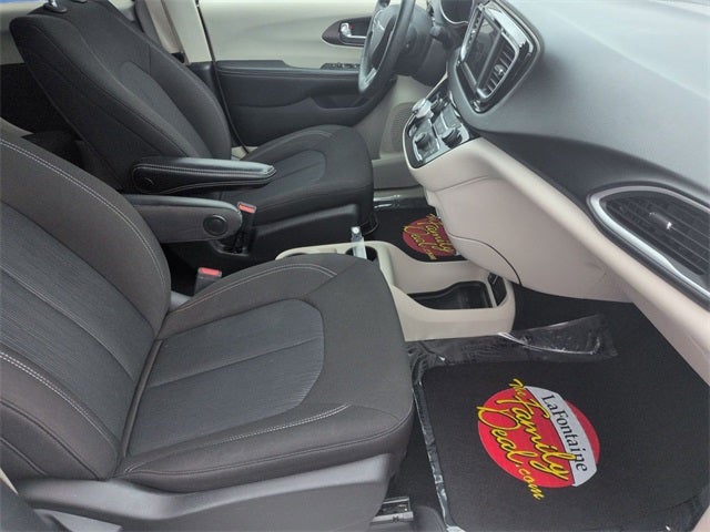 2021 Chrysler Voyager L