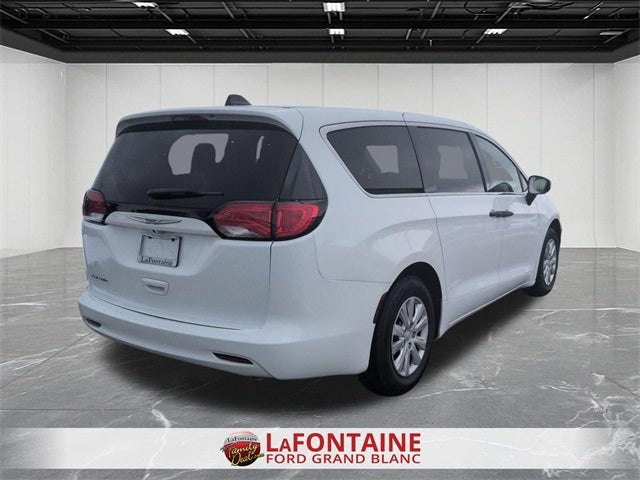 2021 Chrysler Voyager L