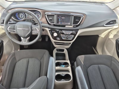 2024 Chrysler Voyager LX