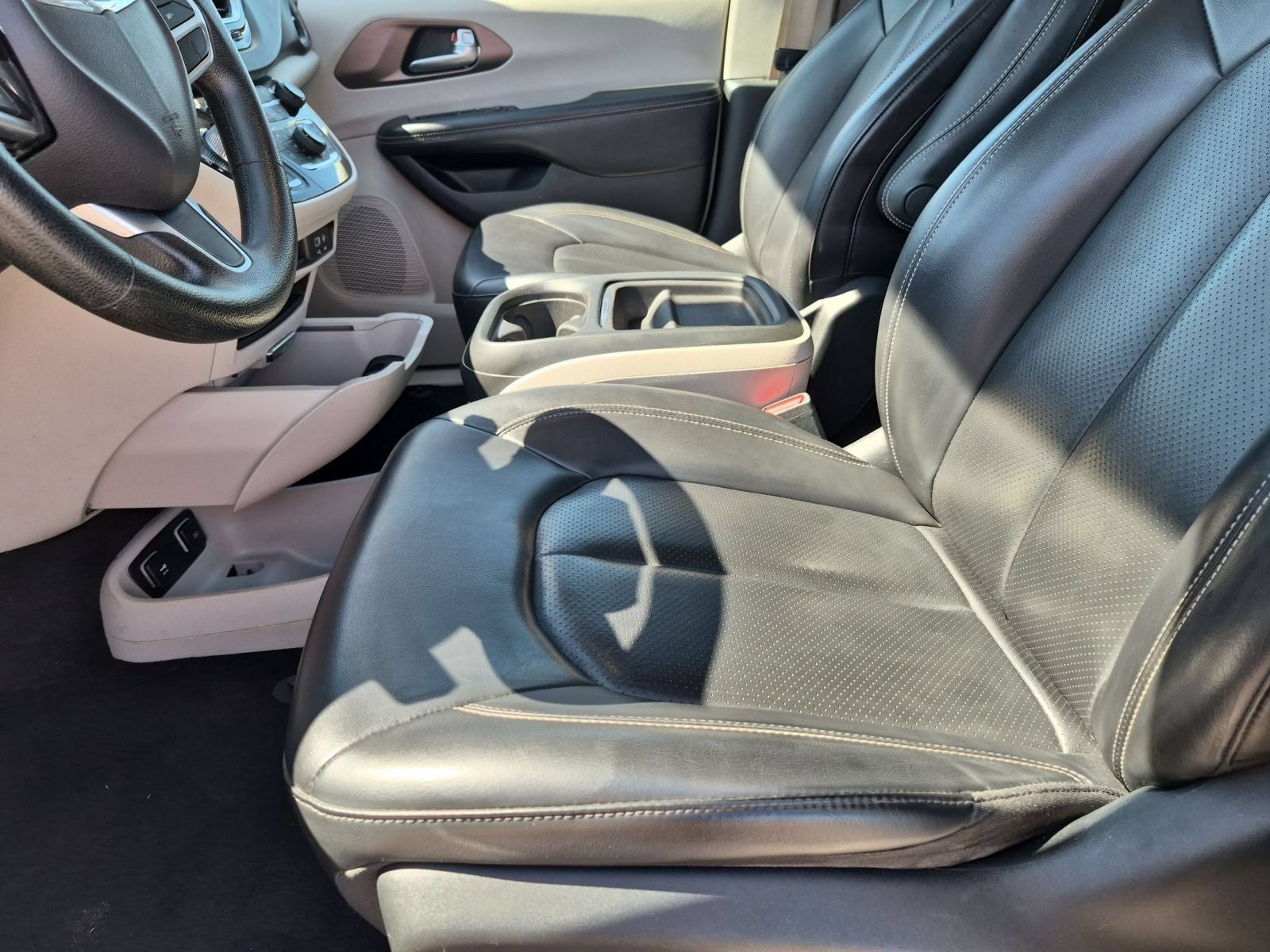 2020 Chrysler Voyager LXI