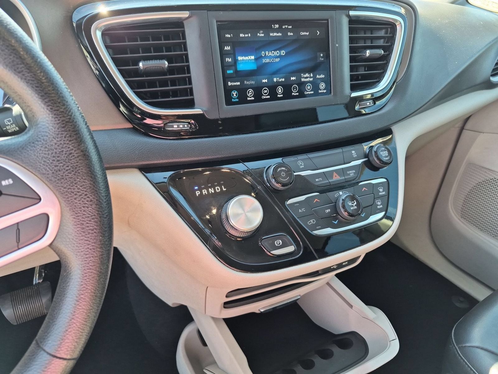 2020 Chrysler Voyager LXI